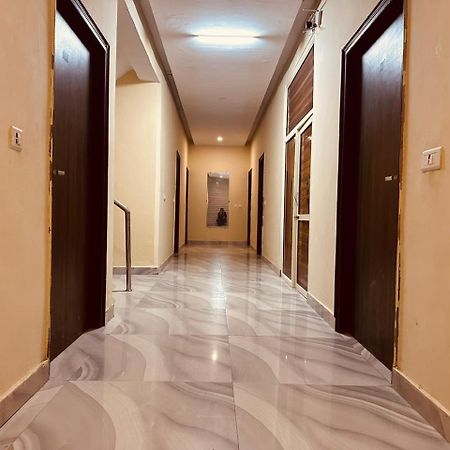 Hotel The Royal Majestic Mountain View Manāli Exterior foto